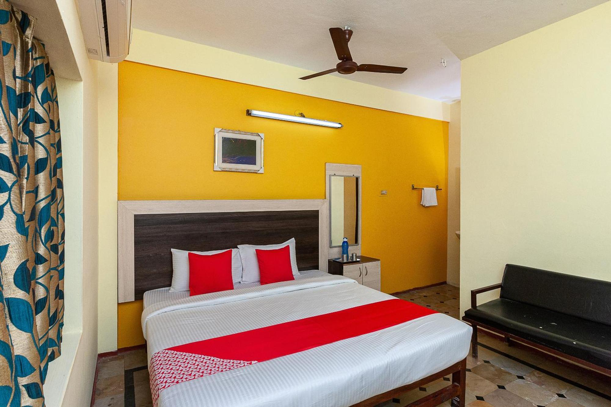 Collection O Ammayi Hotels & Resorts Tiruvannamalai Exterior photo