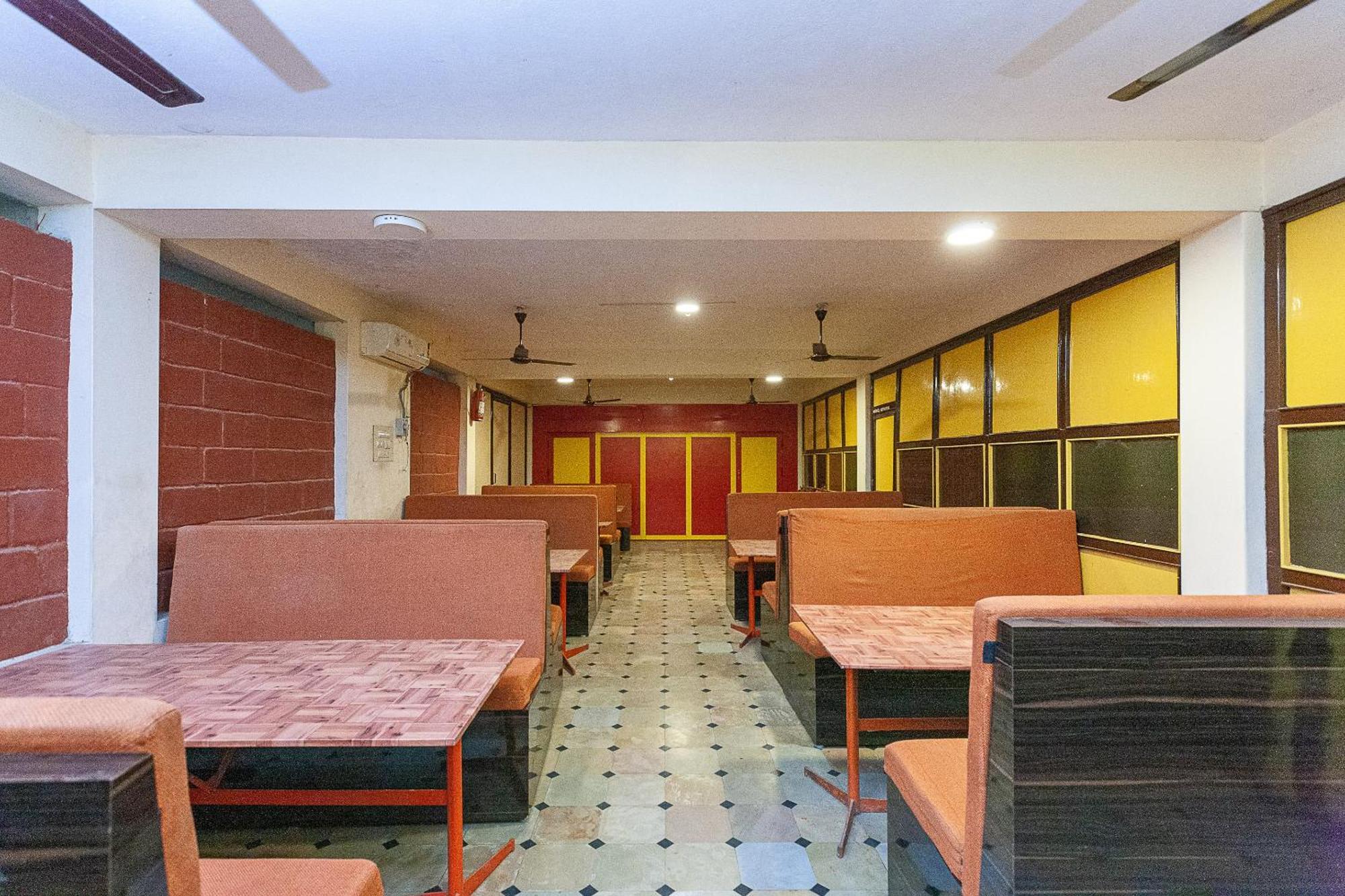 Collection O Ammayi Hotels & Resorts Tiruvannamalai Exterior photo