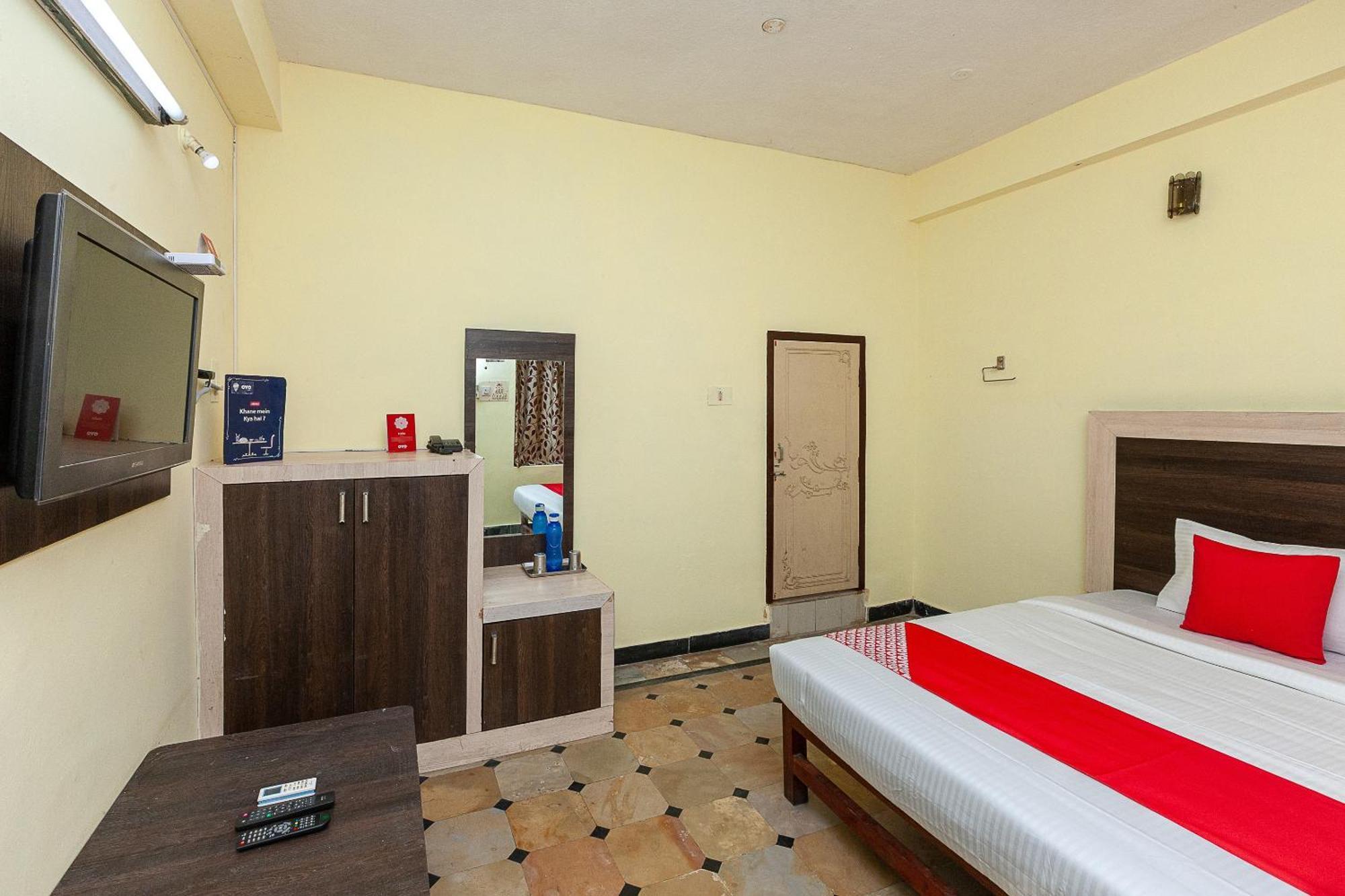 Collection O Ammayi Hotels & Resorts Tiruvannamalai Exterior photo