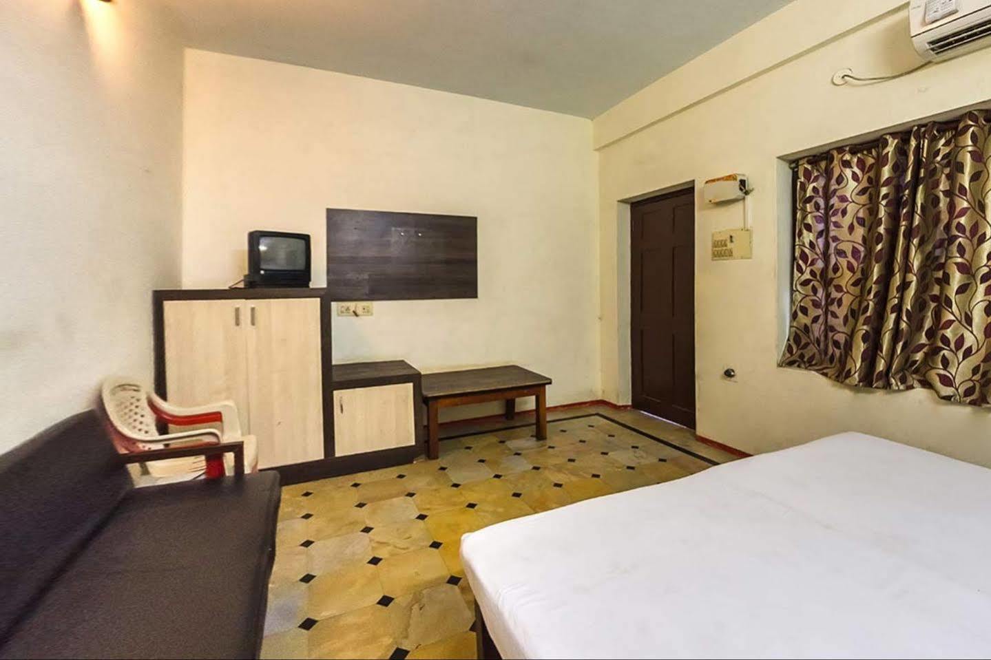 Collection O Ammayi Hotels & Resorts Tiruvannamalai Exterior photo