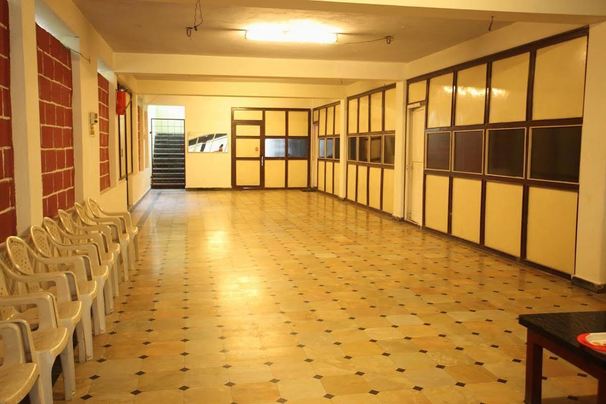 Collection O Ammayi Hotels & Resorts Tiruvannamalai Exterior photo